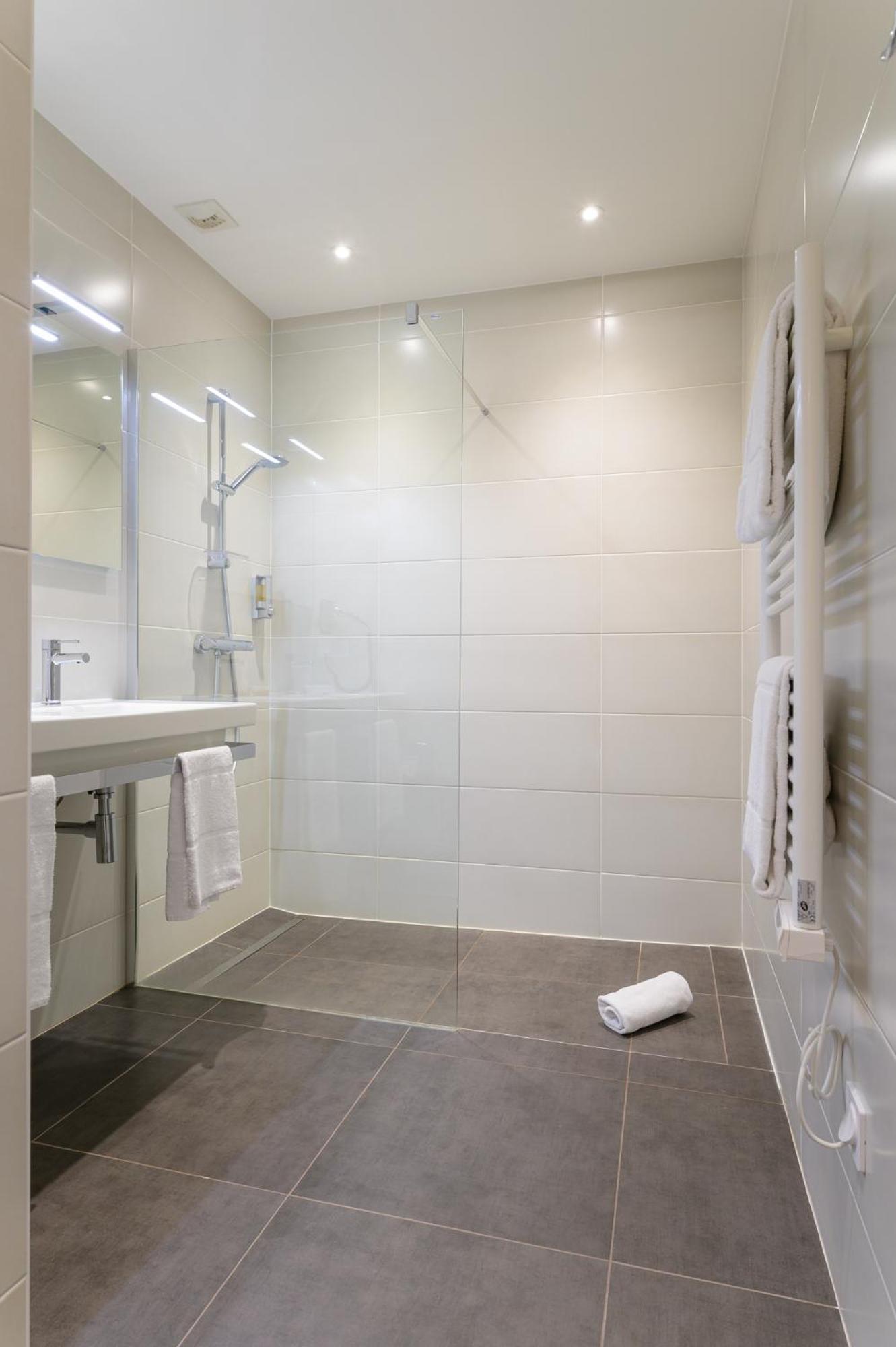 Grand Monarque Hotel 4*