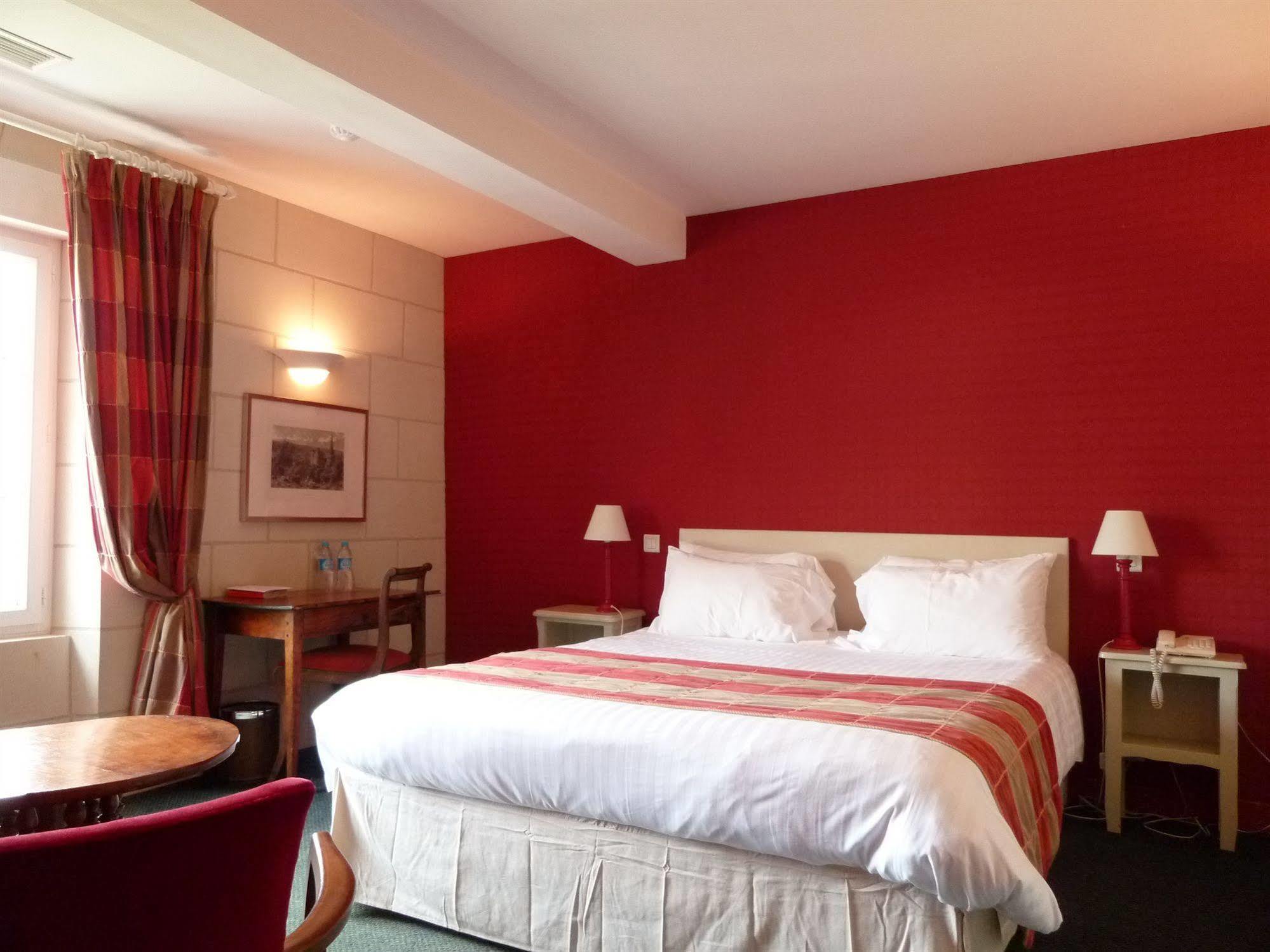 Grand Monarque Hotel 4*